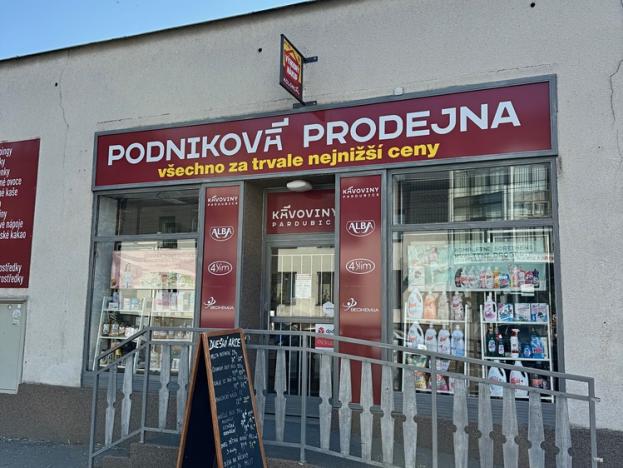 Pronájem obchodního prostoru, Pardubice, Jana Palacha, 62 m2