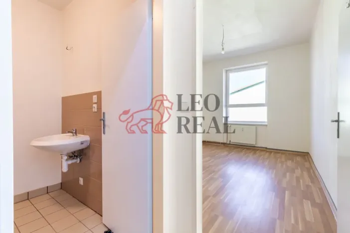 Pronájem bytu 1+kk, Strašice, 28 m2