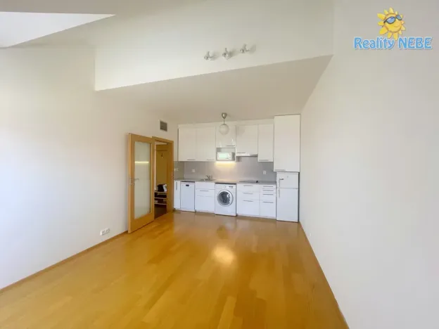 Pronájem bytu 2+kk, Praha - Nové Město, Lublaňská, 38 m2