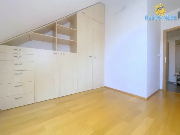 Pronájem bytu 2+kk, Praha - Nové Město, Lublaňská, 38 m2