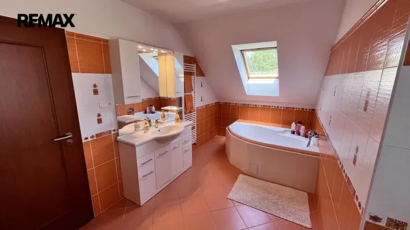 Prodej rodinného domu, Bácovice, 142 m2