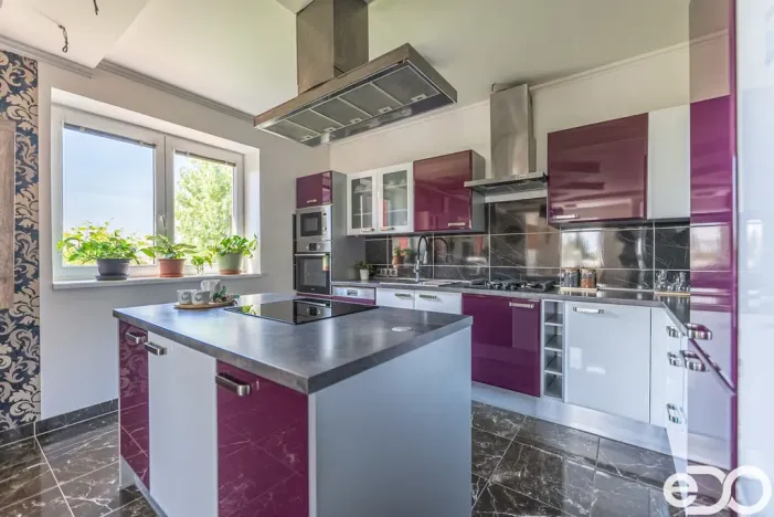 Prodej rodinného domu, Sezemice, Komenského, 190 m2