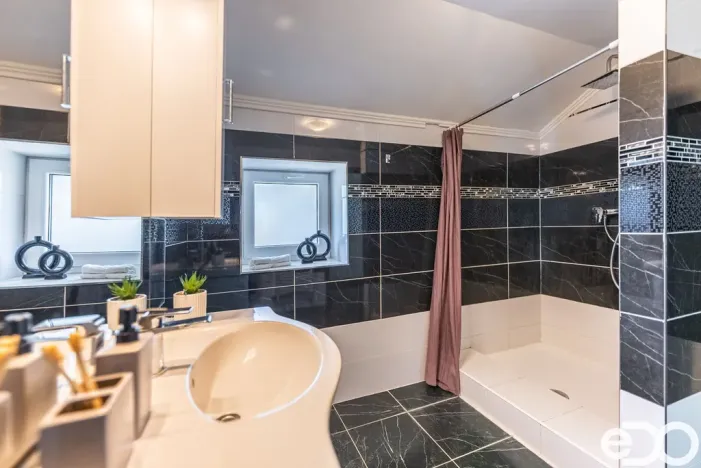 Prodej rodinného domu, Sezemice, Komenského, 190 m2