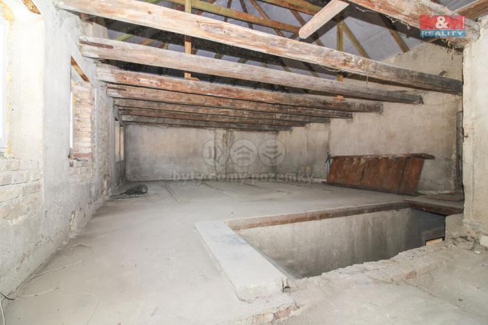 Prodej rodinného domu, Peruc - Radonice nad Ohří, 400 m2