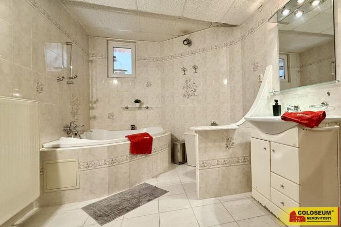 Prodej rodinného domu, Sebranice, 220 m2