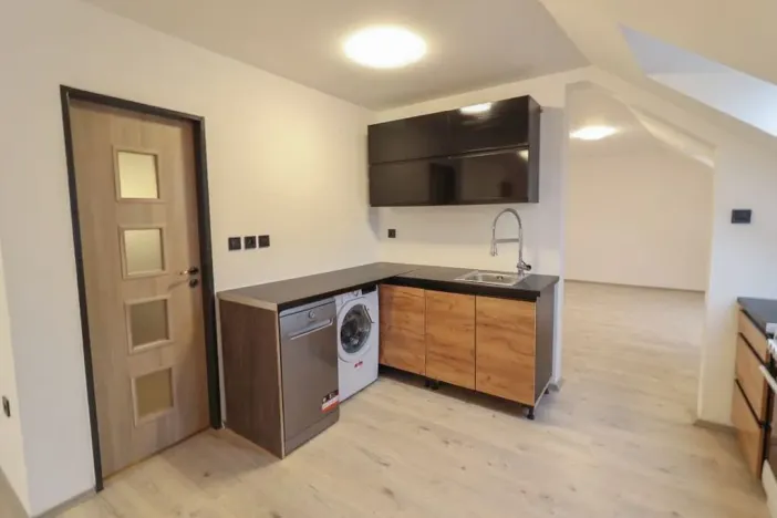 Prodej obchodního prostoru, Sušice, náměstí Svobody, 1250 m2