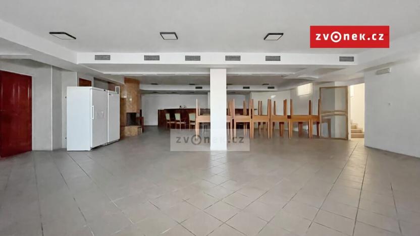 Pronájem restaurace, Zlín - Malenovice, V Úvozu, 239 m2