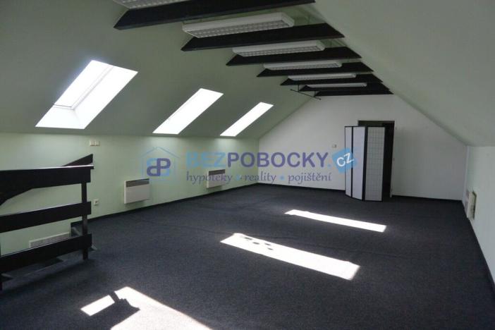 Pronájem obchodního prostoru, Světlá nad Sázavou, náměstí Trčků z Lípy, 100 m2