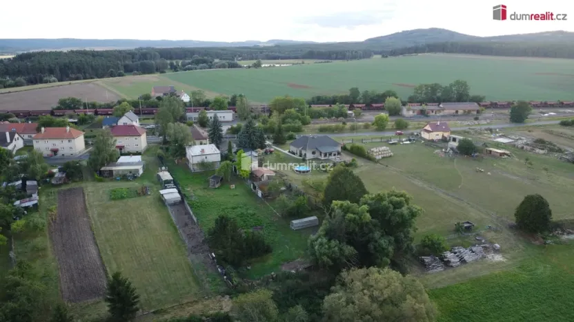 Prodej pozemku pro bydlení, Vroutek, Nádražní, 810 m2