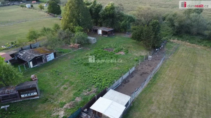 Prodej pozemku pro bydlení, Vroutek, Nádražní, 810 m2