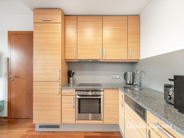 Pronájem bytu 2+kk, Praha - Vysočany, Podnádražní, 45 m2