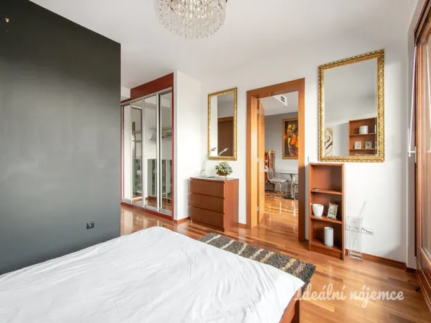 Pronájem bytu 2+kk, Praha - Vysočany, Podnádražní, 45 m2
