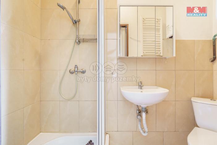 Prodej bytu 4+1, Karlovy Vary - Dvory, Chebská, 85 m2