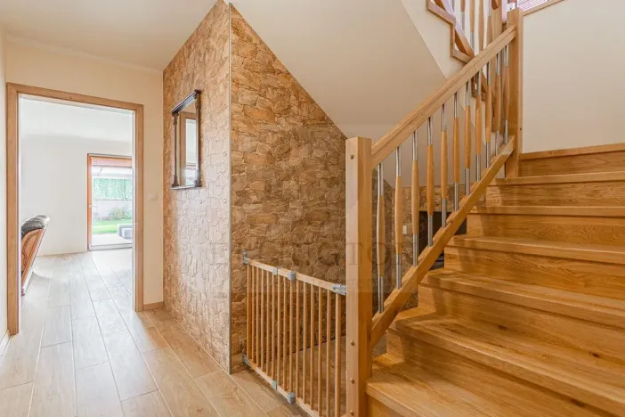 Prodej rodinného domu, Roztoky, Zvoncová, 162 m2