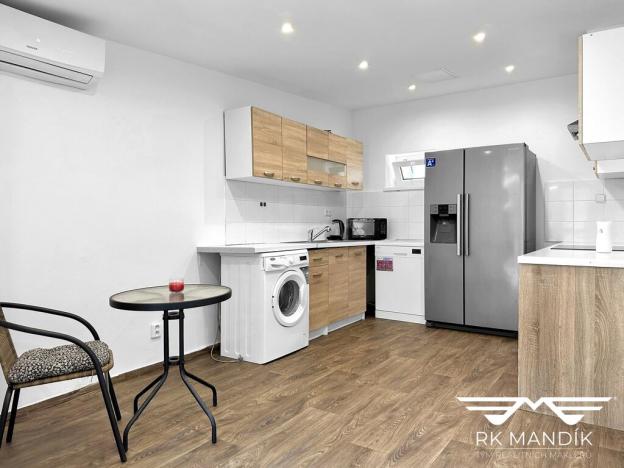 Pronájem bytu 2+kk, Praha - Bohnice, Bohnická, 36 m2