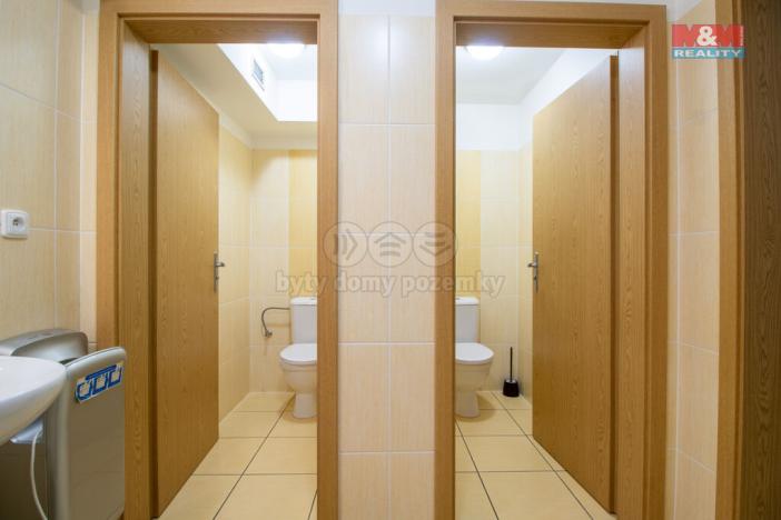 Pronájem kanceláře, Praha - Hostivař, Na Plískavě, 401 m2