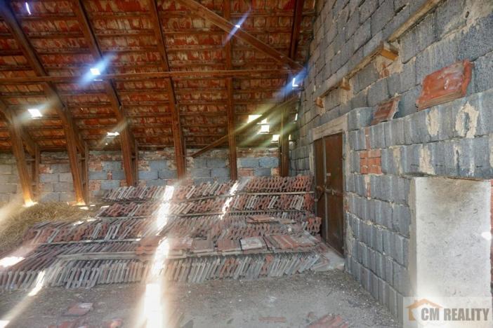 Prodej zemědělského objektu, Uhřičice, 1680 m2