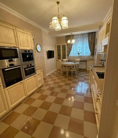 Prodej bytu 3+1, Karlovy Vary, Foersterova, 122 m2