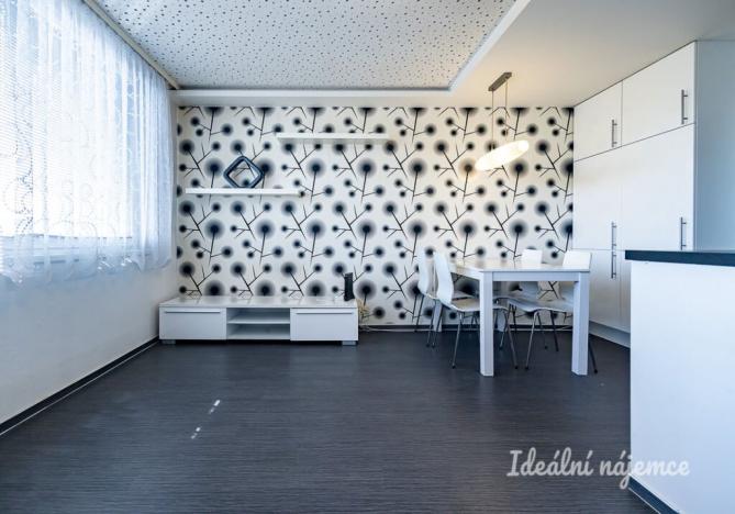 Pronájem bytu 2+kk, Praha - Černý Most, Kpt. Stránského, 43 m2