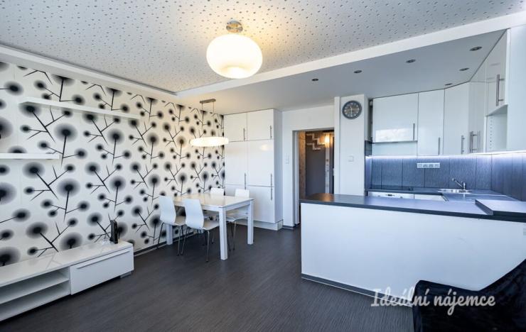 Pronájem bytu 2+kk, Praha - Černý Most, Kpt. Stránského, 43 m2