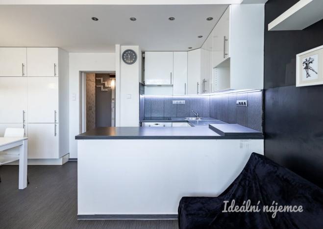 Pronájem bytu 2+kk, Praha - Černý Most, Kpt. Stránského, 43 m2