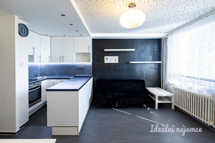 Pronájem bytu 2+kk, Praha - Černý Most, Kpt. Stránského, 43 m2