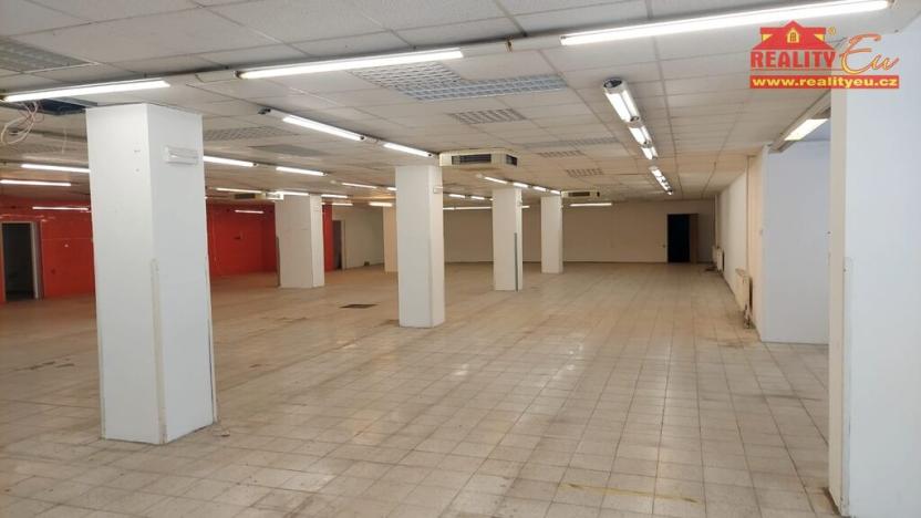 Pronájem obchodního prostoru, Náchod, Karlovo náměstí, 500 m2