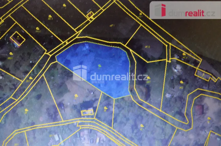 Prodej zahrady, Malé Žernoseky, U hřiště, 2444 m2