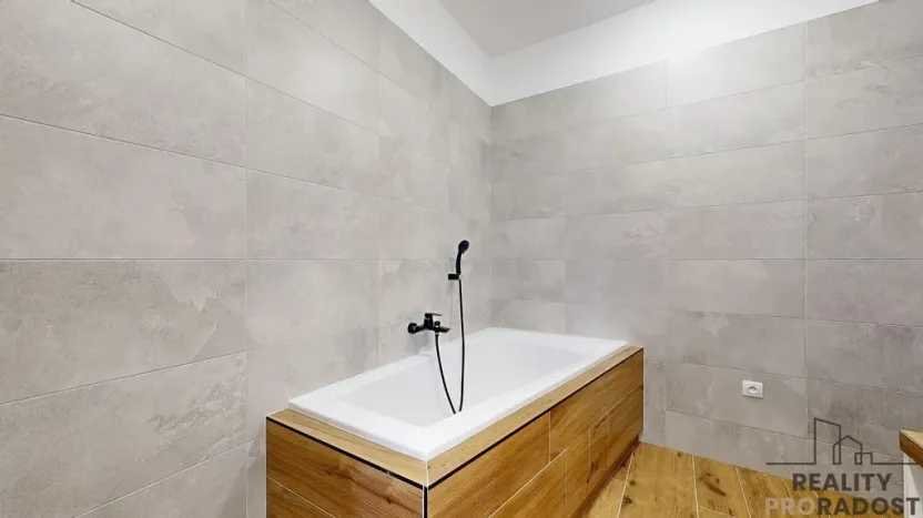 Prodej bytu 2+kk, Třebíč - Vnitřní Město, Karlovo nám., 116 m2