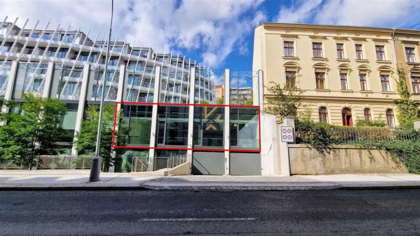 Pronájem obchodního prostoru, Praha - Smíchov, Holečkova, 345 m2