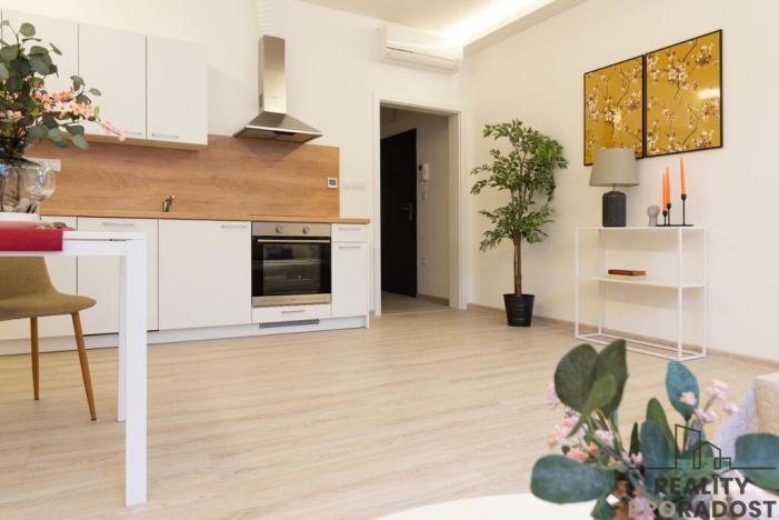 Prodej bytu 3+kk, Třebíč - Vnitřní Město, Karlovo nám., 123 m2