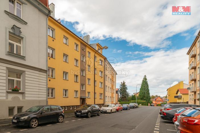 Prodej bytu 2+1, Cheb, Na Hradčanech, 61 m2