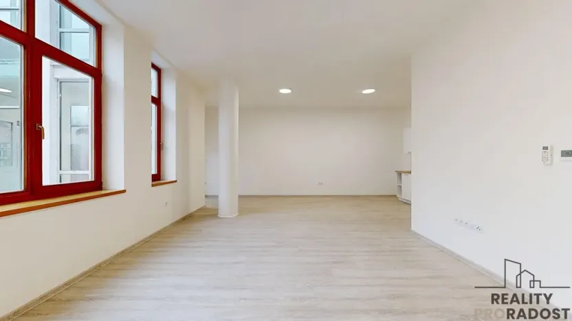 Prodej bytu 2+kk, Třebíč - Vnitřní Město, Karlovo nám., 80 m2