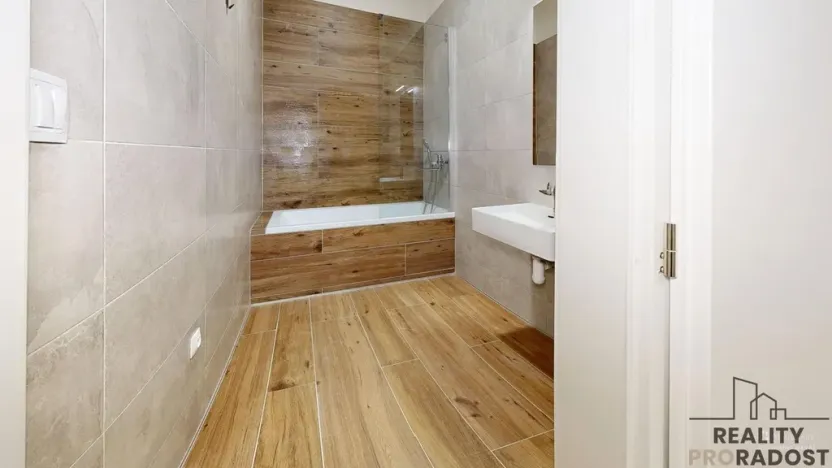 Prodej bytu 2+kk, Třebíč - Vnitřní Město, Karlovo nám., 80 m2