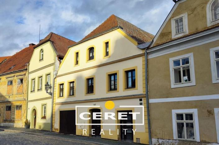 Prodej rodinného domu, Žatec, náměstí 5. května, 300 m2