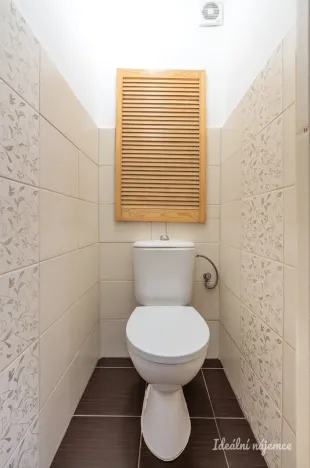 Pronájem bytu 3+1, Praha - Kobylisy, Košťálkova, 66 m2