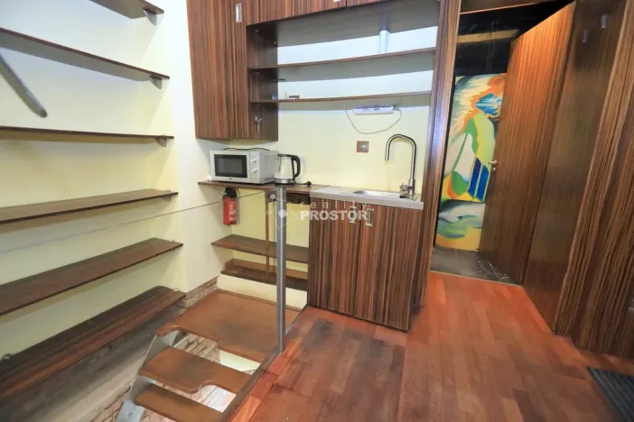 Pronájem kanceláře, Praha - Staré Město, Benediktská, 34 m2