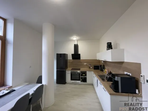 Prodej bytu 2+kk, Třebíč - Vnitřní Město, Karlovo nám., 80 m2