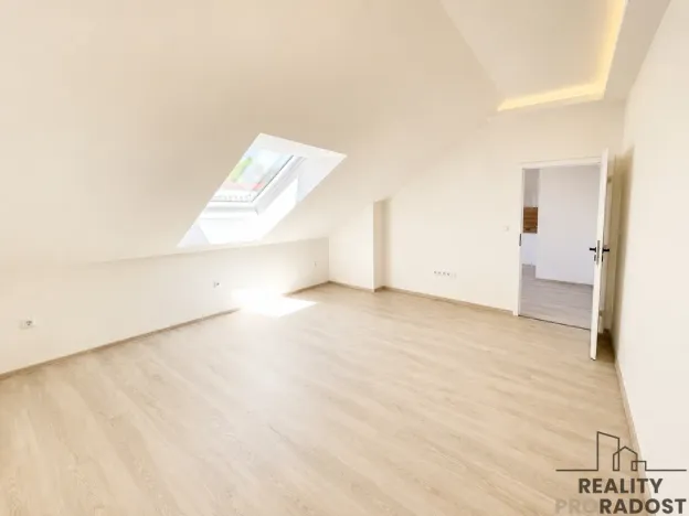 Prodej bytu 2+kk, Třebíč - Vnitřní Město, Karlovo nám., 80 m2