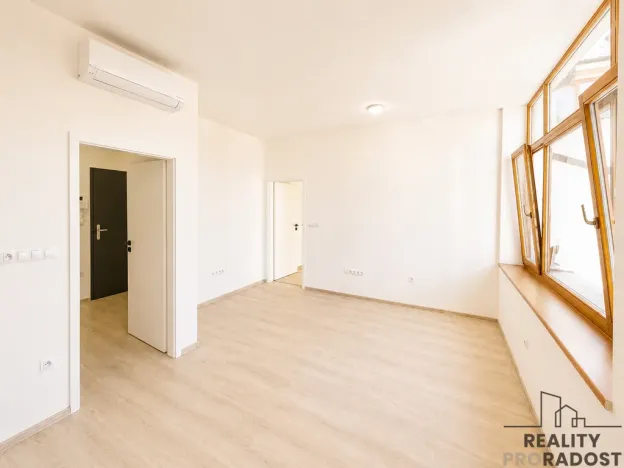 Prodej bytu 2+kk, Třebíč - Vnitřní Město, Karlovo nám., 80 m2