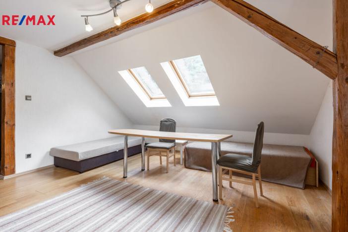 Prodej vícegeneračního domu, Dalovice, 278 m2