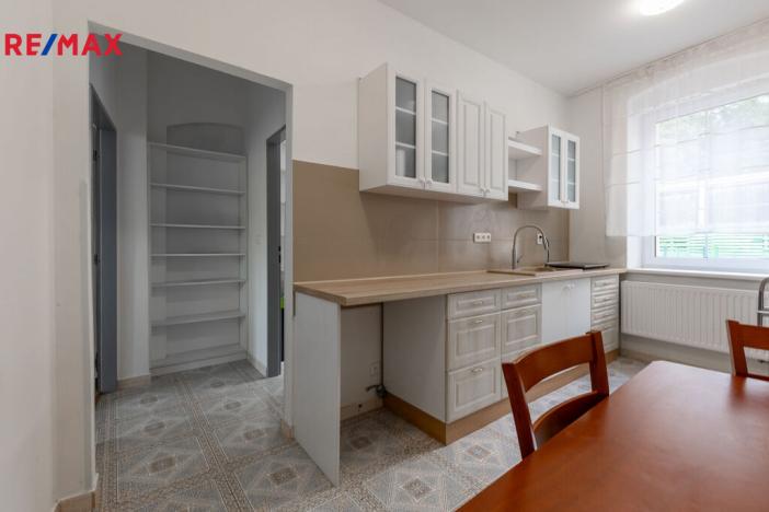 Prodej vícegeneračního domu, Dalovice, 278 m2