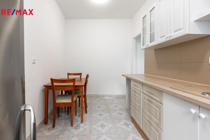 Prodej vícegeneračního domu, Dalovice, 278 m2