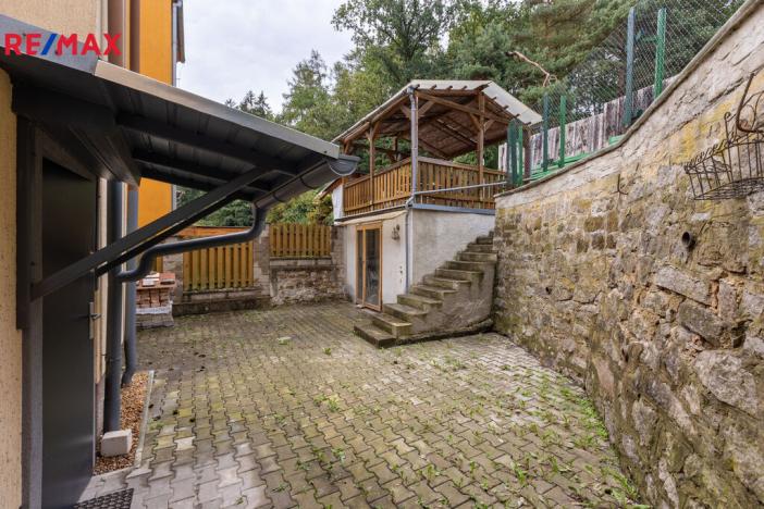 Prodej vícegeneračního domu, Dalovice, 278 m2