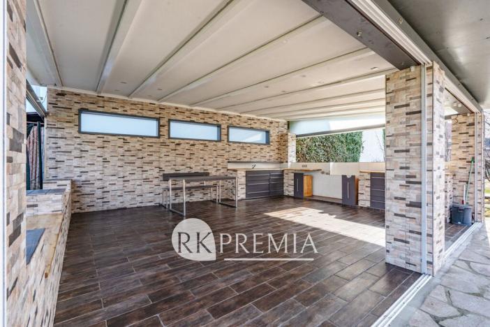 Prodej vícegeneračního domu, Lahošť, U Kapličky, 1331 m2