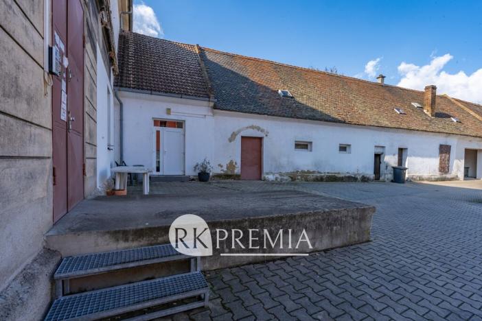 Prodej vícegeneračního domu, Lahošť, U Kapličky, 1331 m2