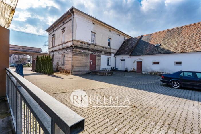 Prodej vícegeneračního domu, Lahošť, U Kapličky, 1331 m2