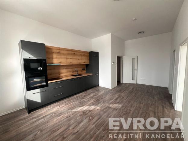 Pronájem bytu 2+kk, Žirovnice, Havlíčkovo náměstí, 43 m2