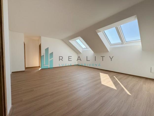 Prodej bytu 3+kk, Strážnice, Grůska, 74 m2