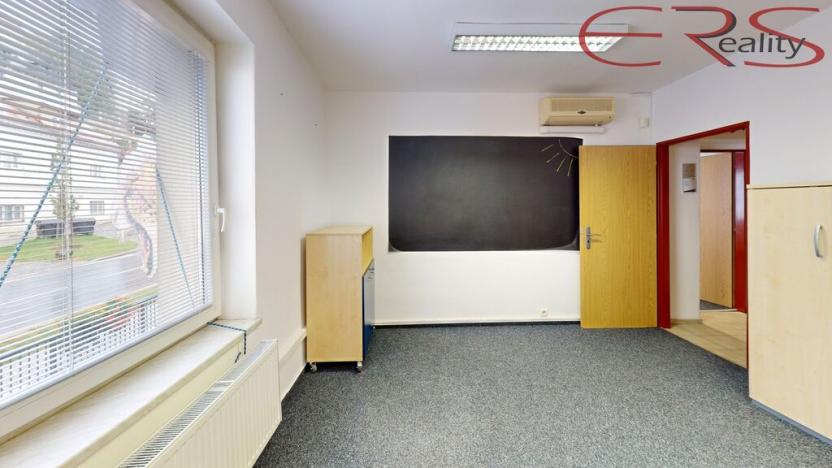 Prodej kanceláře, Mladá Boleslav - Mladá Boleslav IV, 1800 m2